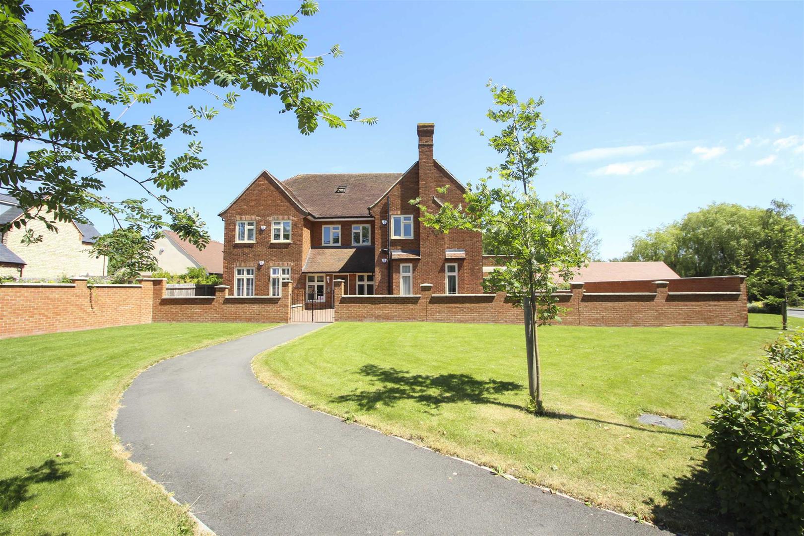 Wreschner Close, Deanshanger, Milton Keynes